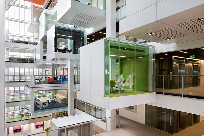 Interior Design: Clive Wilkinson Architects: Macquarie Group meeting pods, Sydney, Australia, 2009 (Photo: Shannon McGrath)