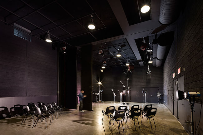 This large soundstage in Pratt Institute’s Film/Video Department Building can be divided into two smaller ones to accommodate the needs of the students and faculty. Photo credit: Alexander Severin RAZUMMEDIA 