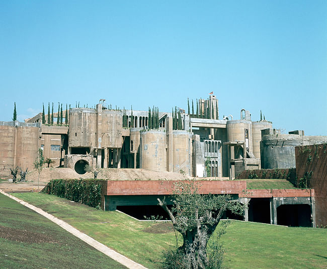 Construction process - La Fabrica Taller de Arquitectura Ricardo Bofill - Sant Just Desvern, Barcelona, Spain, 1975. Photo: Serena Vergano.