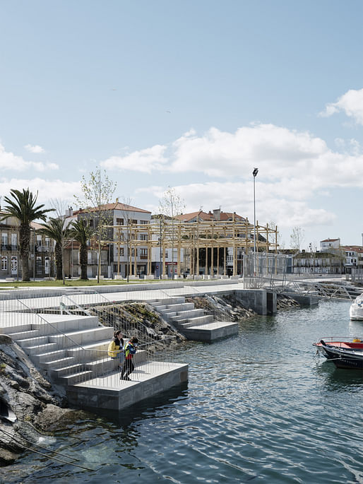 Beach improvement and redevelopment of the harbour edge in Porto do Son, Spain, by CREUSeCARRASCO, RVR Arquitectos. Image: © Luis Díaz6 