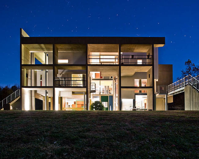 Jose Oubrerie’s Miller House (night) © Samuel Ludwig