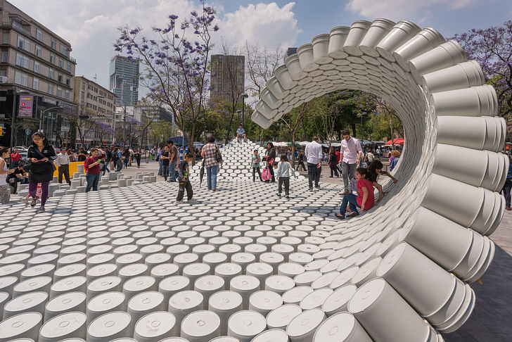 'One Bucket at a Time' by 5468796 Architecture, located in Central Alameda Park, Mexico. Photo by Jaime Navarro.