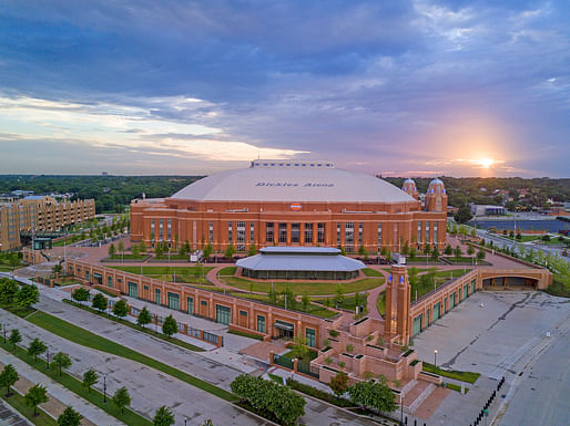 Greater than $200 Million - National Award: Dickies Arena, Fort Worth, TX. Structural Engineer: Walter P Moore, Dallas, TX. Architects: HKS, Inc., Dallas, TX; David M. Schwarz, Washington D.C.; Hahnfeld Hoffer Stanford, Fort Worth, TX. Photo: Arcpoint Studios.