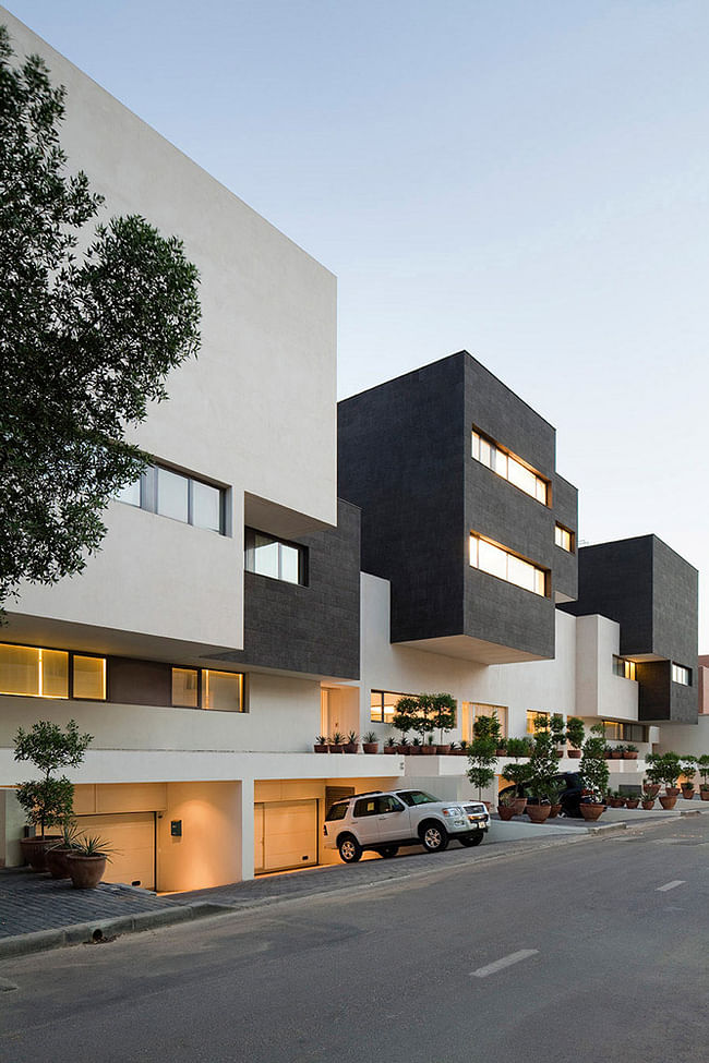 Black & White House in Kuwait City, Kuwait by AGi architects