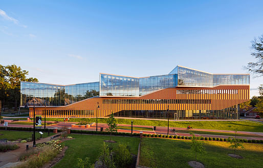 Kent State Center for Architecture and Environmental Design in Kent, Ohio, US by WEISS/MANFREDI Architecture/Landscape/Urbanism. Photo: Albert Večerka/Esto.