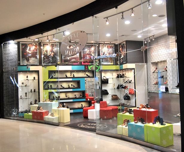 Exterior View - Steve Madden - Blue Mall - Santo Domingo, Dominican Republic.