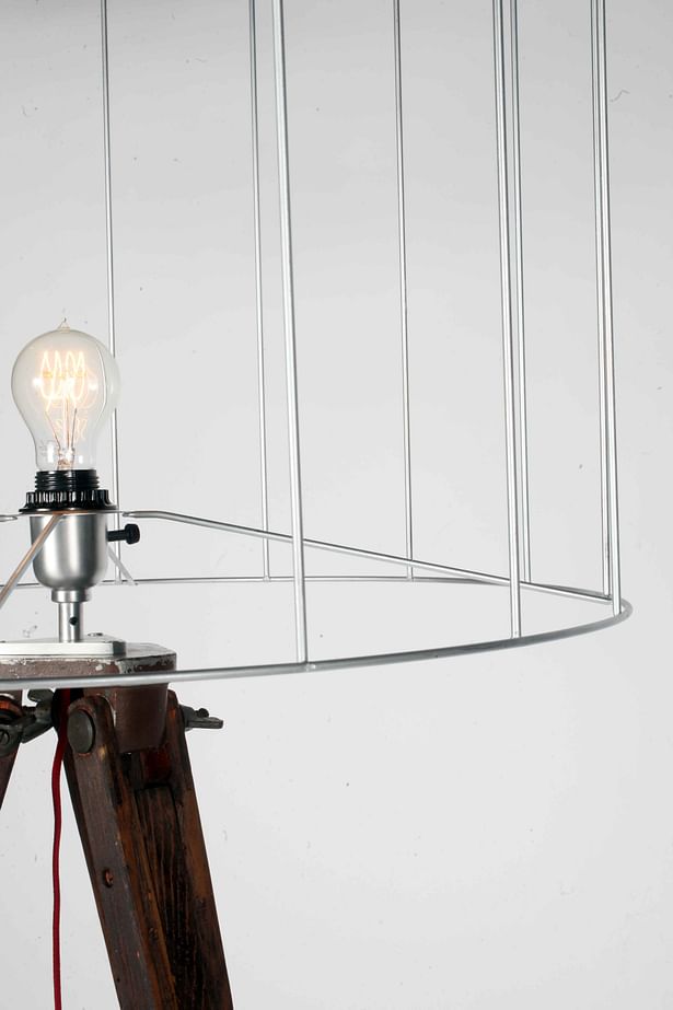 Tripod lamp - Kababie Arquitectos