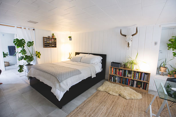 Full bedroom