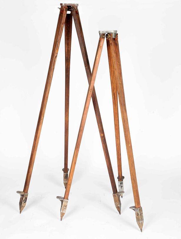 Tripod lamp - Kababie Arquitectos