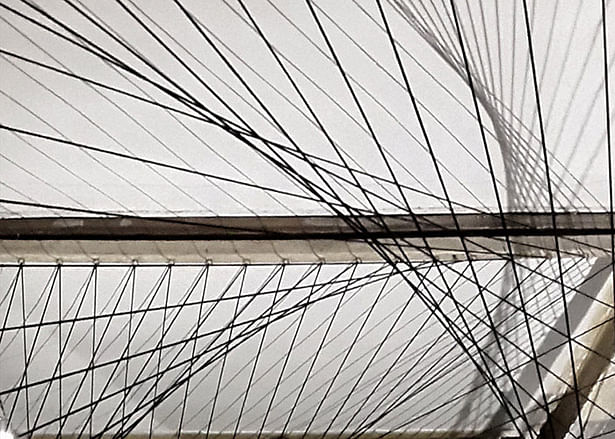 detail of the twisting cables