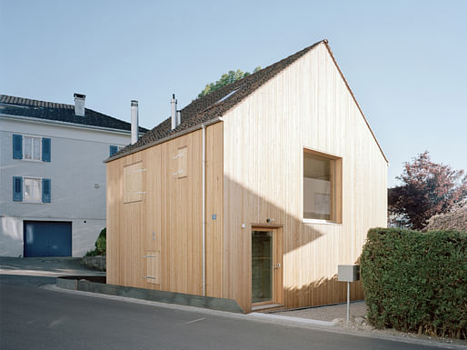 Small house by Lukas Lenherr Architektur. Photo: Florian Amoser.