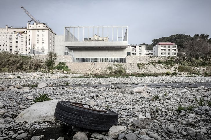 Gymnasium Fustal Ariane. Design by CAB Architects. Photo courtesy of Aldo Amoretti. 