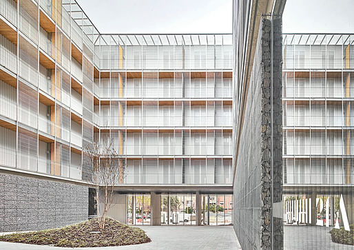 85 Social Housing Units, Barcelona, Spain / peris+toral.arquitectes. Image: José Hevia