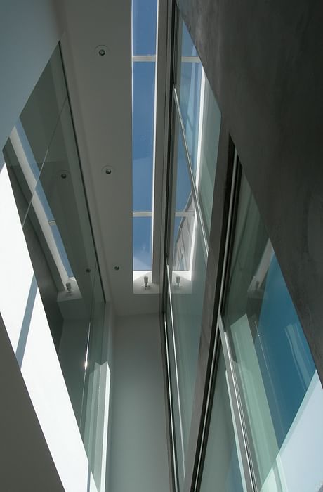 MontanaAveResidence-skylight view at front wall