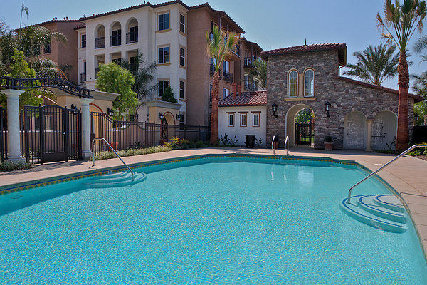 Cabana and interior courtyard.