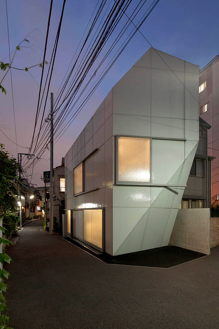 A’ House in its Nishi-Azabu, Tokyo neighborhood. © Jan Bitter, courtesy of Wiel Arets Architects (WAA)