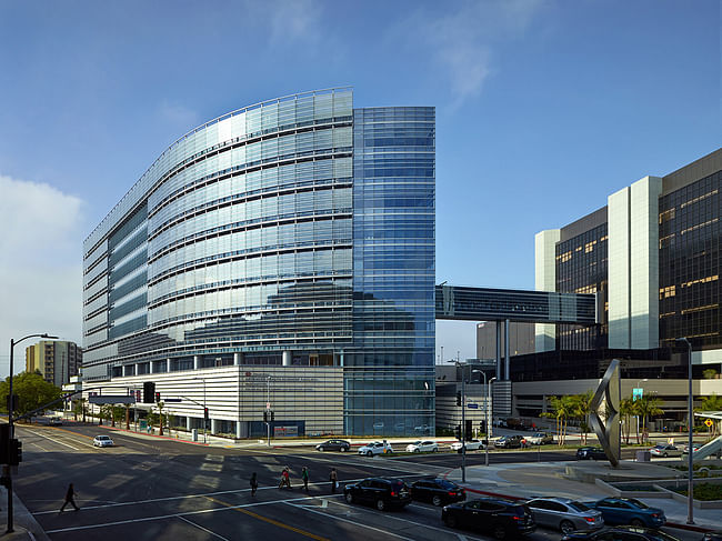 Healthcare Award: Advanced Health Sciences Pavilion, Cedars-Sinai Medical Center. Architect: HOK Photo Credit: John Linden