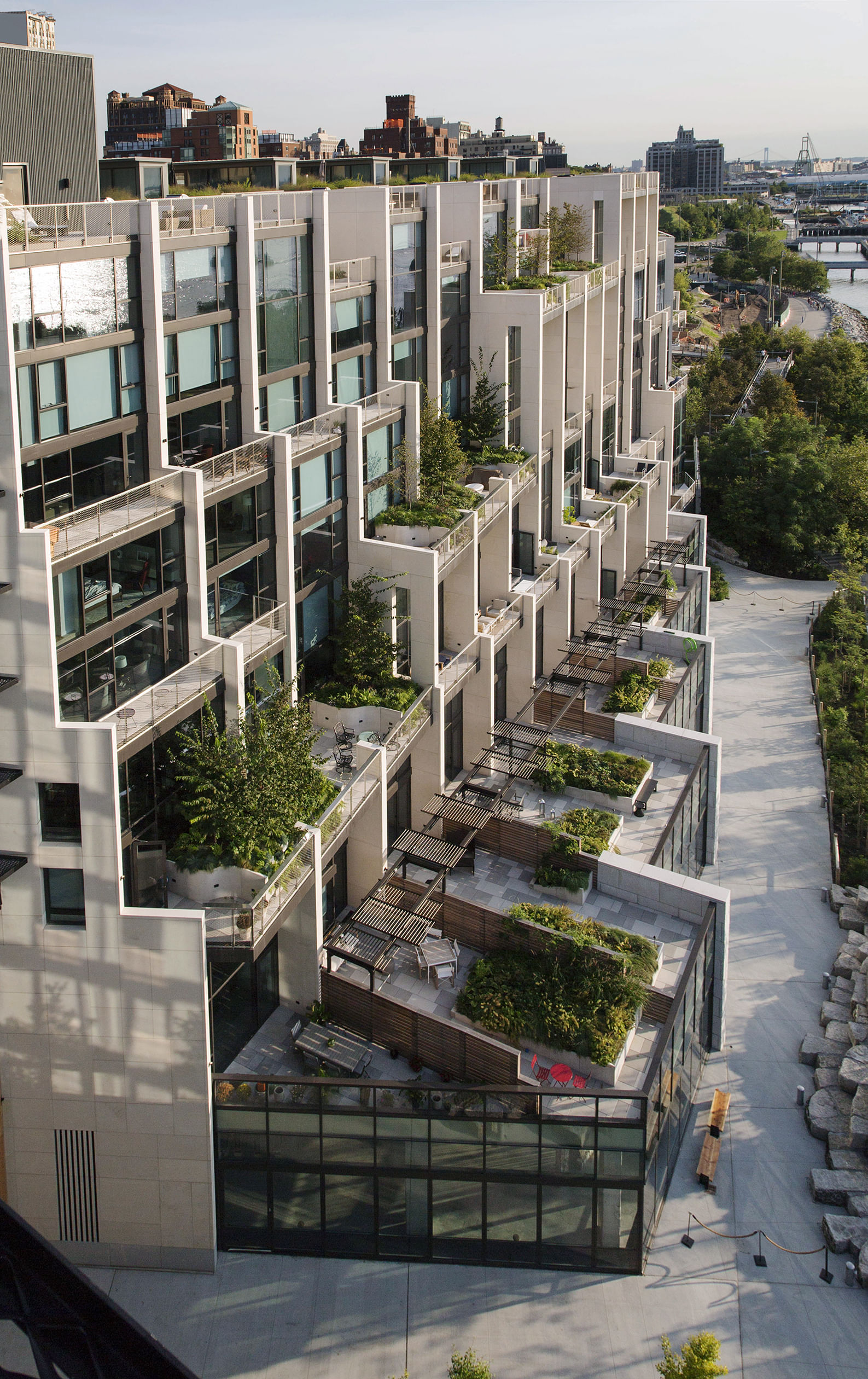 BRIDGE SHIP HOUSE「VISIONARY」 1st press Pierhouse & 1 Hotel Brooklyn Bridge | Marvel | Archinect