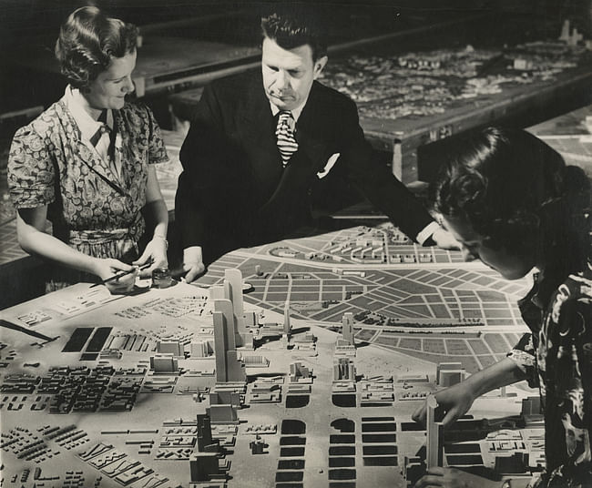 Richard Garrison, Bel Geddes with Futurama Diorama, ca. 1939. Image courtesy of the Edith Lutyens and Norman Bel Geddes Foundation / Harry Ransom Center