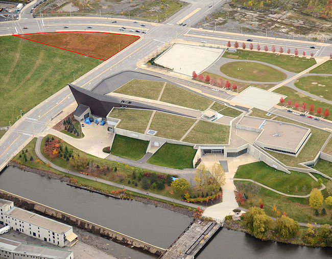 The project site of the future National Holocaust Monument sits vis-à-vis from the Canadian War Museum by Moriyama & Teshima Architects and Griffith Rankin Cook Architects 