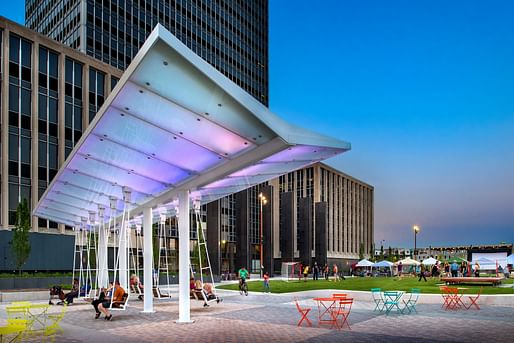 Richard G. Lugar Plaza by Rundell Ernstberger Associates in collaboration with Circle Design, Fink, Roberts, & Petrie, Axis, RLR Associates, ProjectOne Studio, Brandt Construction, and Biederman Redevelopment Ventures. Image © Daniel Showalter, Hadley Fruits. 