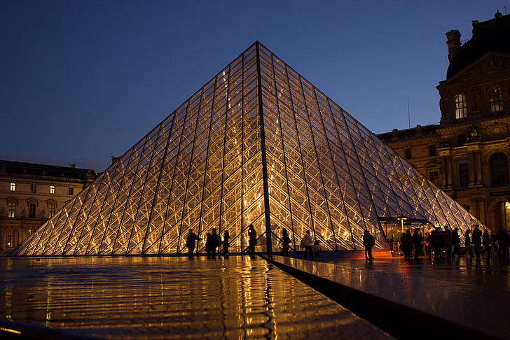 The Louvre pyramid by I.M. Pei. Image: Wikipedia