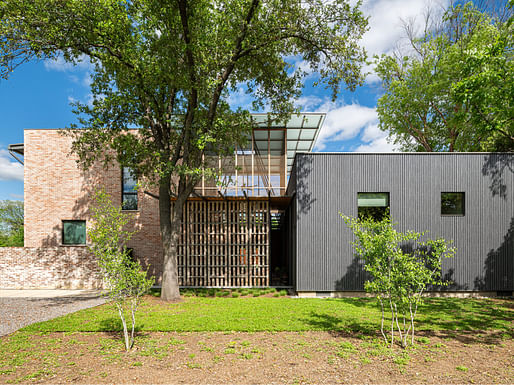 ​Courtyard House in Dallas by Shipley Architects. Photo by Robert Tsai 