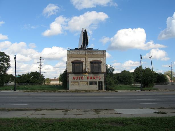 Abandoned auto parts store on Michigan Avenue