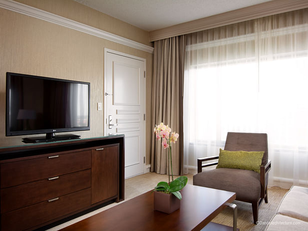 Westin Indianapolis Guest Rooms, Interior Photography ©DandyArchitecture / Josh Humble
