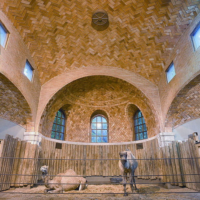 The ornate vaults supported on tile arches at the Elephant House at the Bronx Zoo, designed by the Guastavino Company, represent a fertile period in American Architecture; a time when structures were built to look grand for man or beast. Photo © Michael Freeman. Courtesy of the Museum of the City of New York 