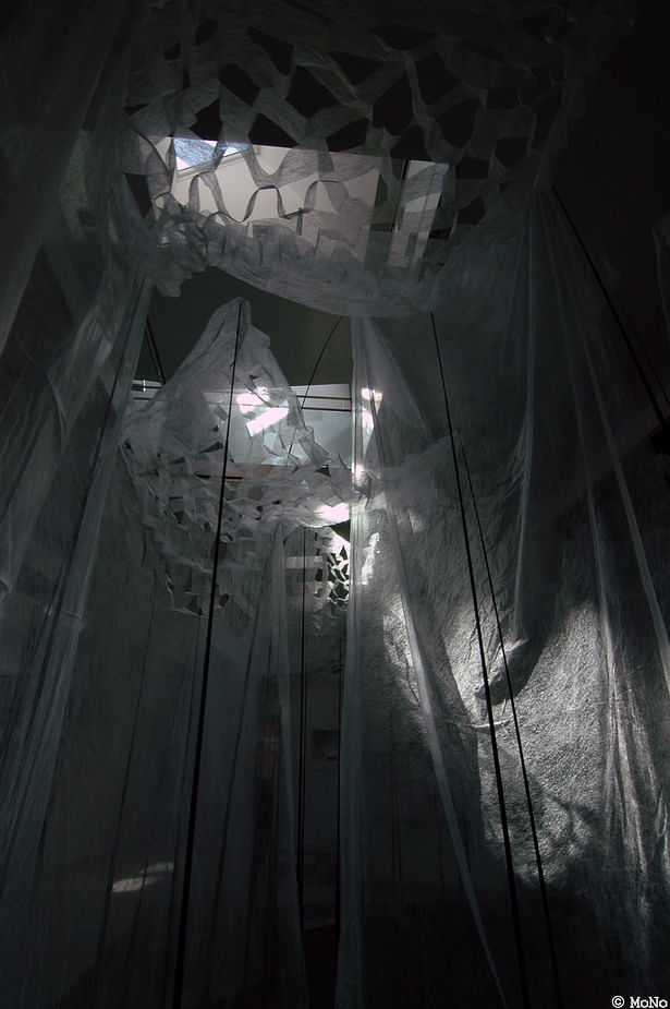 the installation art with daylight (photo MoNo)