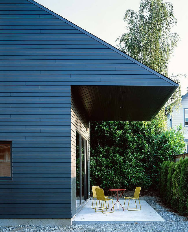 Garden House in Portland, OR by Waechter Architecture; Photo: Sally Schoolmaster
