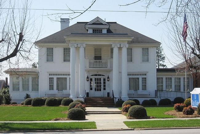 This photo shows a Sears 'Magnolia' kit house in Benson, North Carolina. (Photo: Rosemary Thornton; image via Wikipedia)