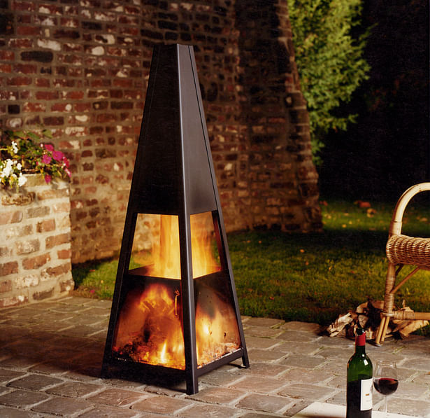 Bloch Design outdoor fireplace