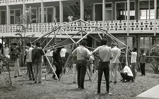 Students of Kwame Nkrumah University of Science and Technology, Faculty of Architecture, constructing a geodesic dome, under tutorage of John Lloyd and Keith Critchlow, 1964. Courtesy AA Archives. Photo: Keith Critchlow. Courtesy of the Graham Foundation.