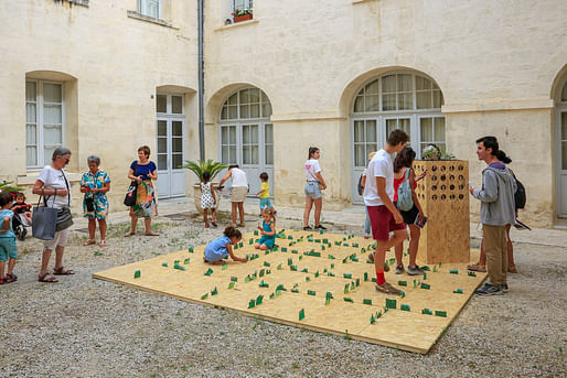 A MAUVAISE HERBE NE MEURT JAMAIS by Atelier Mobile (Cristiano Tosco, Miriam Quassolo, Corrado Scudellaro, Fabrizia Muci, and Francesco Pa). Photo: photoarchitecture and Festival des Architectures Vives