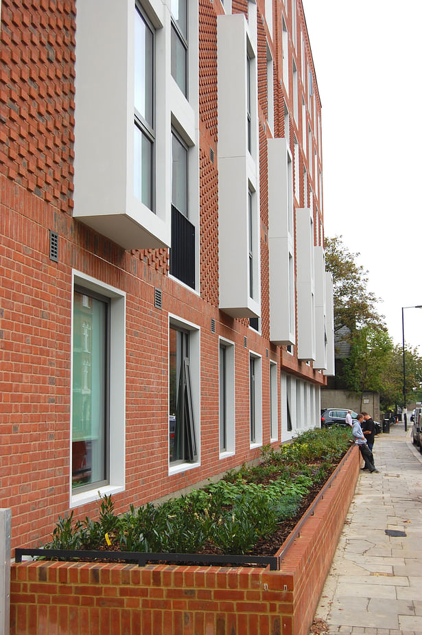 Davis Landscape Architecture Ravenscout House London Student Accommodation Landscape Complete Planter