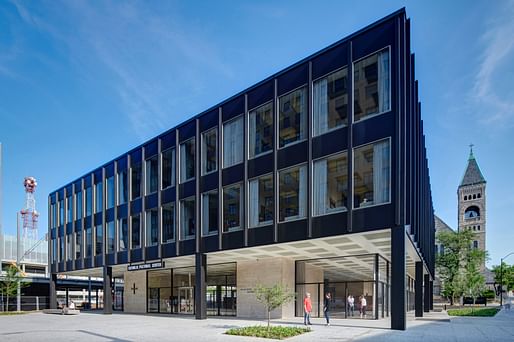 DESIGN AWARD OF EXCELLENCE: Des Moines Catholic Pastoral Center – Southeast corner, post-renovation. Photo by Cameron Campbell – Integrated Studio.