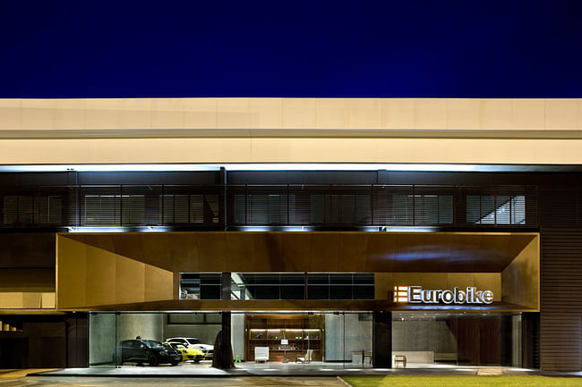 Showroom Eurobike - Porsche in Brasília, Brazil by 1:1 arquitetura:design