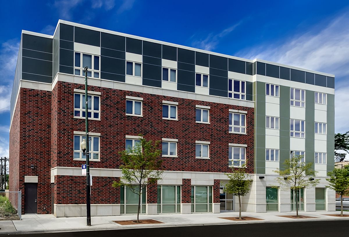 Milwaukee Avenue Apartments Wins 2017 Gale Cincotta Housing Champion 