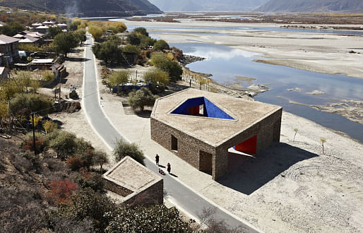 Zhang Ke: Tibet Niyang River Visitor Centre 2010 © ZAO/standardarchitecture