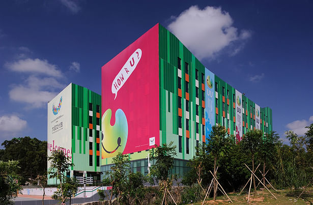 The colourful signage with green facades highlight the Universiade and celebrate the vigor and wonderful life of college students from the globe.