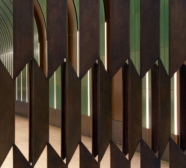 Bespoke patinated bronze gates by Rob Orchardson (c)Edmund Sumner