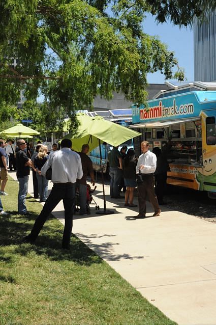 Food truck, Dallas Arts District via Larry Speck.