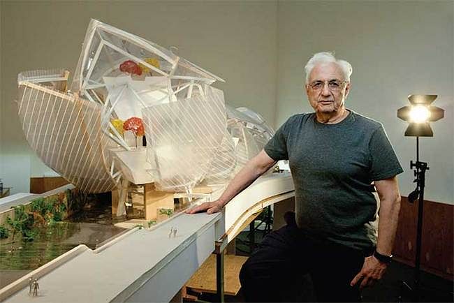 Frank Gehry with a model of the Fondation Louis Vuitton—“it looked like a regatta to me”. (The Art Newspaper; Photo: © Sébastien MICKE/PARISMATCH/SCOOP)