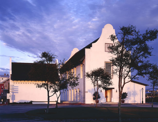 The Rosemary Beach Town Hall. Image via University of Notre Dame, School of Architecture