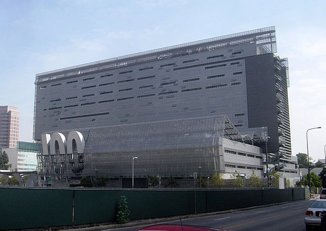 The California Department of Transportation District 7 Headquarters (2004) in Los Angeles, CA, whose materiality and structural elements allude to the freeway, while its kinetic architecture and facade refers to the automobile. (Image: Wikipedia)