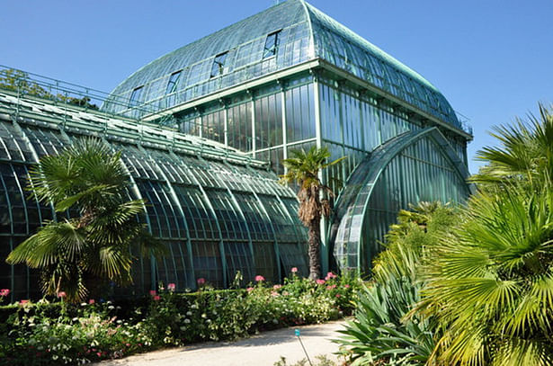 View of the surrounding building (Auteuil’s greenhouses)
