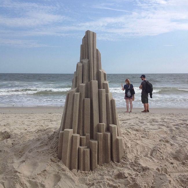 A modernist-inspired sandcastle by sculptor Calvin Seibert. Photo © Calvin Seibert.