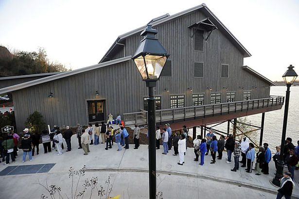 Magnolia Bluffs Casino - exterior of casino